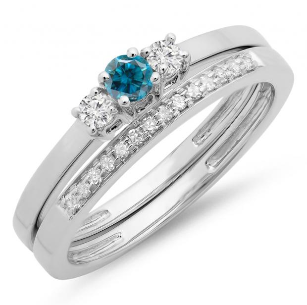 0.33 Carat (ctw) 14K White Gold Round Cut White & Blue Diamond Ladies Bridal Engagement 3 Stone Ring With Matching Wedding Band Set 1/3 CT