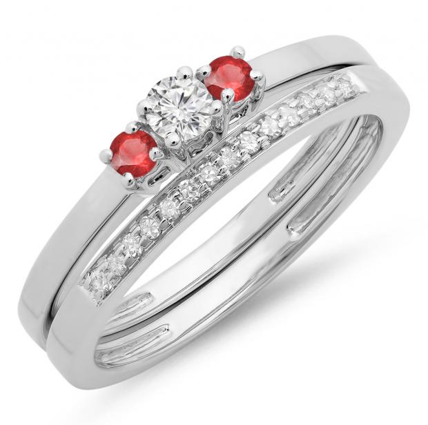 0.33 Carat (ctw) 14K White Gold Round Cut Red Ruby & White Diamond Ladies Bridal Engagement 3 Stone Ring With Matching Wedding Band Set 1/3 CT