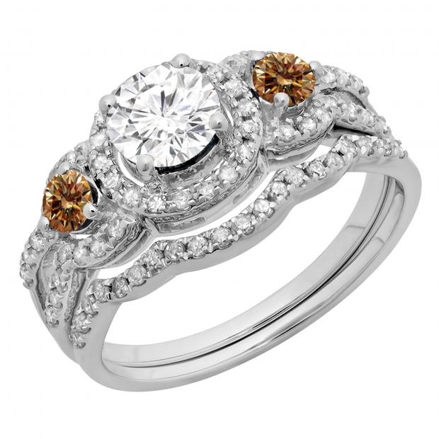 1.40 Carat (ctw) 14K White Gold Round Champagne & White Diamond Ladies 3 Stone Halo Bridal Engagement Ring With Matching Band Set