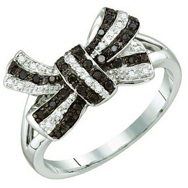 0.21 Carat (ctw) 10k White Gold Round Black & White Diamond Ladies Cocktail Right Hand Ring