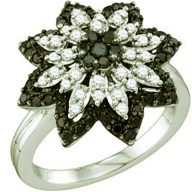 0.85 Carat (ctw) 10k White Gold Round Black & White Diamond Ladies Right Hand Flower Ring