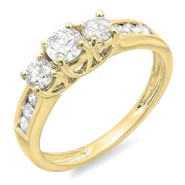 0.90 Carat (ctw) 18K Yellow Gold Round Cut Diamond Ladies 3 Stone Engagement Bridal Ring