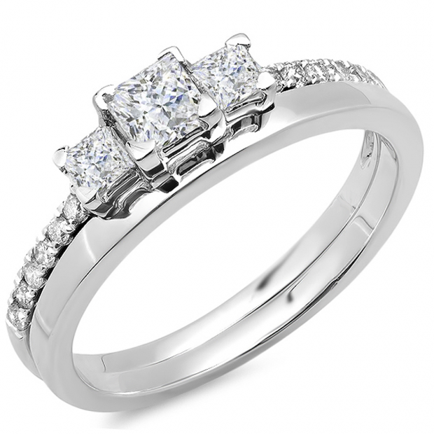 0.85 Carat (ctw) 14K White Gold Princess & Round Diamond Ladies 3 Stone Bridal Engagement Ring Matching Wedding Band Set