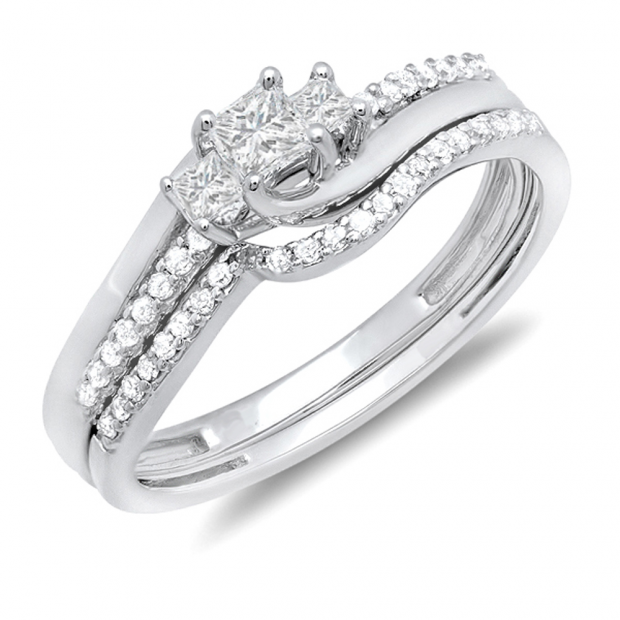 0.48 Carat (ctw) 10K White Gold Princess & Round White Diamond 3 Stone Ladies Bridal Engagement Ring With Matching Band Set 1/2 CT