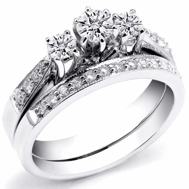 0.85 Carat (ctw) 14k White Gold Round Diamond Ladies 3 Stone Bridal Engagement Ring Matching Band Set