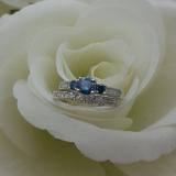 1.15 Carat (ctw) 14k White Gold Round Blue & White Diamond Ladies Bridal Engagement Ring Matching Band Set