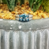 1.15 Carat (ctw) 14k White Gold Round Blue & White Diamond Ladies Bridal Engagement Ring Matching Band Set