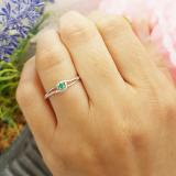 0.16 Carat (ctw) 10k White Gold Round Cut Green Emerald And White Diamond Ladies Engagement Bridal Promise Ring
