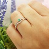 0.16 Carat (ctw) 10k White Gold Round Cut Green Emerald And White Diamond Ladies Engagement Bridal Promise Ring