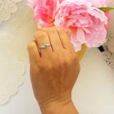 0.10 Carat (ctw) 10k White Gold Round Green Emerald And White Diamond Crossover Swirl Ladies Bridal Promise Engagement Ring 1/10 CT
