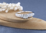 1.00 Carat (ctw) 10k White Gold Princess & Round 3 Stone Diamond Ladies Bridal Engagement Ring