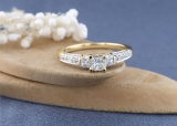 1.00 Carat (ctw) 18k Yellow Gold Princess & Round 3 Stone Diamond Ladies Bridal Engagement Ring