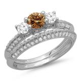 1.05 Carat (ctw) 14K White Gold Round Cut Champagne & White Diamond Ladies 3 Stone Bridal Engagement Ring With Matching Band Set 1 CT