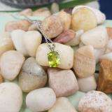 1.50 Carat (ctw) Sterling Silver Oval Cut Peridot Ladies Solitaire Pendant (Chain Included) 1 1/2 CT