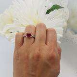 1.45 Carat (ctw) 10K White Gold Cushion Cut Ruby & Round White Diamond Ladies Swirl Split Shank Bridal Engagement Ring 1 1/2 CT