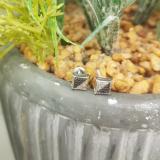 0.10 Carat (ctw) 14K White Gold White & Black Round Diamond Micro Pave Setting Kite Shape Stud Earrings 1/10 CT