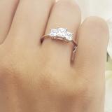 1.50 Carat (ctw) 14K White Gold Princess Cut White Cubic Zirconia Ladies Bridal 3 Stone Engagement Ring 1 1/2 CT