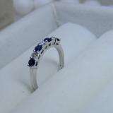 0.50 Carat (ctw) 18K White Gold Round Blue Sapphire and White Diamond Ladies 7 Stone Bridal Wedding Band Anniversary Ring 1/2 CT