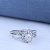 1.00 Carat (ctw) 14k White Gold Round Diamond Ladies Split Shank Halo Style Bridal Engagement Ring Set With Matching Band 1 CT