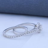 0.85 Carat (ctw) 14K White Gold Round Cut Diamond Ladies Bridal Halo Style Engagement Ring With Matching Band Set