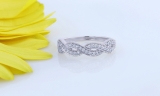 0.60 Carat (ctw) 14K White Gold Round Cubic Zirconia Ladies Bridal Anniversary Wedding Band Stackable Swirl Ring