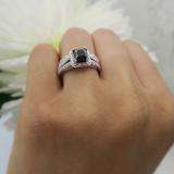 1.35 Carat (ctw) 18K White Gold Princess Cut Black & Round White Diamond Ladies Split Shank Halo Style Bridal Engagement Ring With Matching Band Set
