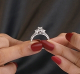 0.75 Carat (ctw) 18K White Gold Round Cut Diamond Ladies Bridal 3 Stone Engagement Ring 3/4 CT