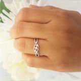 0.25 Carat (ctw) 18K White Gold Round Diamond Ladies 3 Stone Swirl Split Shank Engagement Promise Ring 1/4 CT