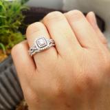 0.95 Carat (ctw) 18K Rose Gold Round Cut White Diamond Ladies Swirl Bridal Split Shank Halo Engagement Ring With Matching Band Set 1 CT