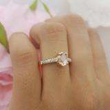 0.75 Carat (ctw) 18K Rose Gold Oval Cut Morganite & Round Cut White Diamond Ladies Bridal Engagement Promise Ring 3/4 CT