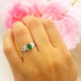 0.85 Carat (ctw) 10K White Gold Oval Emerald & Round White Diamond Ladies Bridal Engagement Ring