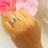 0.85 Carat (ctw) 14K White Gold Oval Emerald & Round White Diamond Ladies Bridal Engagement Ring