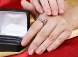 1.80 Carat (ctw) 10K Rose Gold Round Cut Cubic Zirconia CZ Bridal Halo Engagement Ring Set