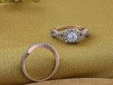 1.80 Carat (ctw) 10K Rose Gold Round Cut Cubic Zirconia CZ Bridal Halo Engagement Ring Set