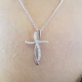 0.20 Carat (ctw) 14K White Gold Round Diamond Ladies Twist Cross Pendant (Silver Chain Included)