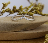 Ladies Minimalist Guard Chevron V Shape Stackable Classical Plain Wedding Band, 10K White Gold