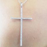 0.90 Carat (ctw) 14K White Gold Round Diamond Ladies Cross Pendant (Silver Chain Included)