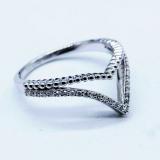 0.15 Carat (ctw) 10K White Gold Round White Diamond Ladies Chevron Wedding Band