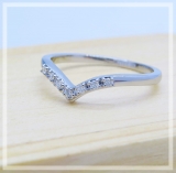 0.10 Carat (ctw) 10K White Gold Round White Diamond Ladies Wedding Band Chevron Ring 1/10 CT