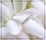 0.10 Carat (ctw) 10K White Gold Round White Diamond Ladies Wedding Band Chevron Ring 1/10 CT