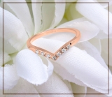 0.10 Carat (ctw) 18K Rose Gold Round White Diamond Ladies Wedding Band Chevron Ring 1/10 CT