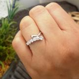 0.75 Carat (ctw) 14k White Gold White Round Diamond Ladies Journey Ring