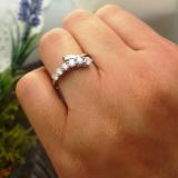 0.75 Carat (ctw) 14k White Gold White Round Diamond Ladies Journey Ring