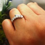 0.75 Carat (ctw) 14k White Gold White Round Diamond Ladies Journey Ring