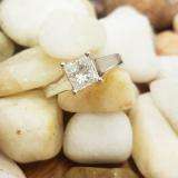 Certified 1.01 Carat (ctw) 14K White Gold Real Princess Diamond Ladies Engagement Solitaire Ring